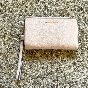 Michael kors Adele Leather Smartphone Wallet